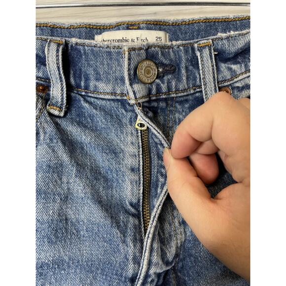 Abercrombie & Fitch Shorts Womens 25 0 High Rise 4" Mom Short Distressed Denim - Picture 2 of 13